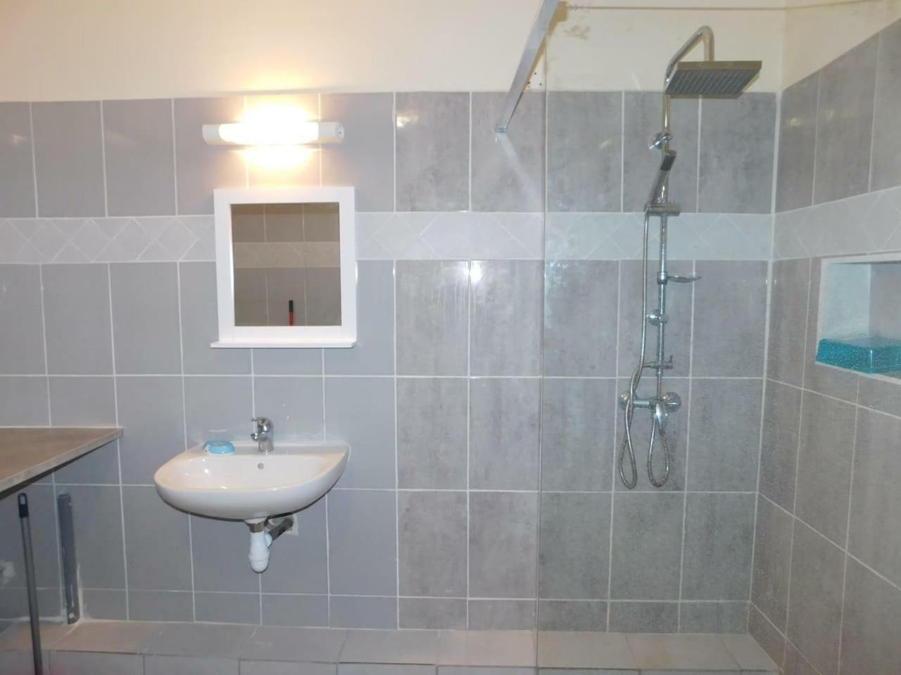 Charmant Petit T2 Dans Maison Vieux-Bourg Ngoại thất bức ảnh